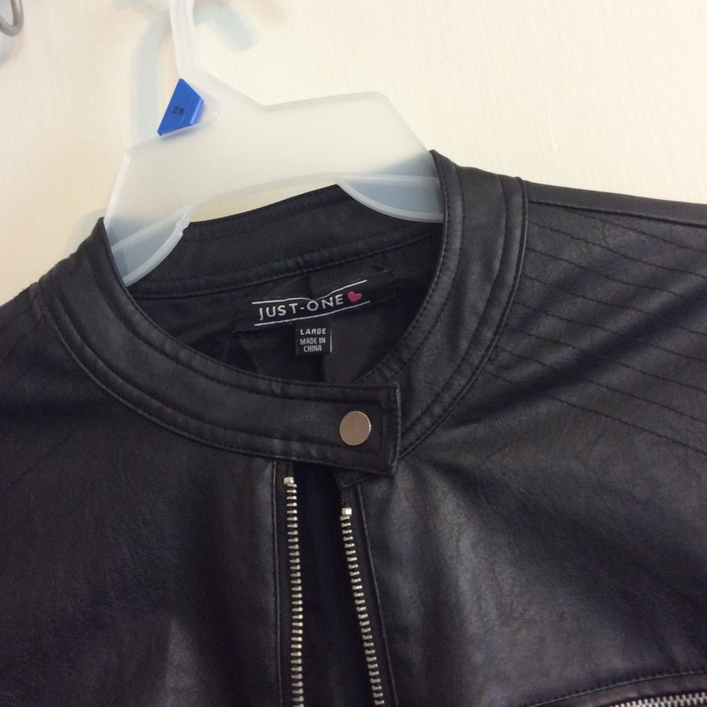 Just-One Jacket - Picture 2 of 8